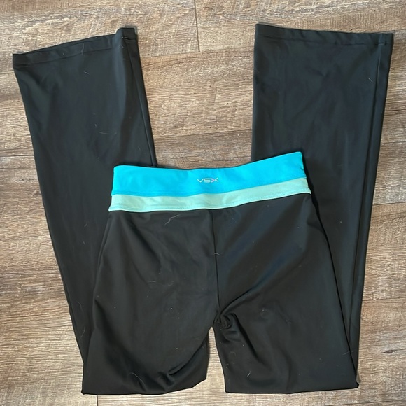 Victoria’s Secret sport flare fit regular length flared yoga pants leggings - Picture 4 of 4